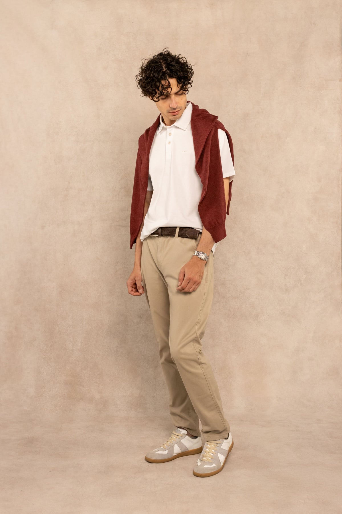 Polo Antimanchas Blanca Logo Contraste