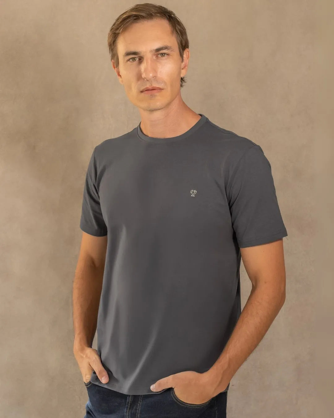 Camiseta Antimanchas Gris Oscuro - Talla Regular