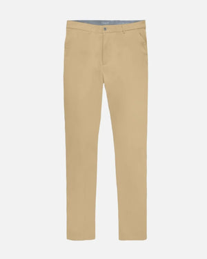 Pantalón performance antimanchas Camel para hombre marca dante tallaje regular fit foto mockup