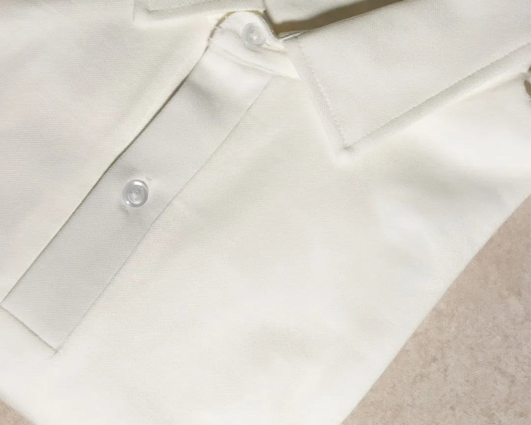 Polo Antimanchas Cuello Rígido Ivory marca DANTE tallaje regular fit foto producto