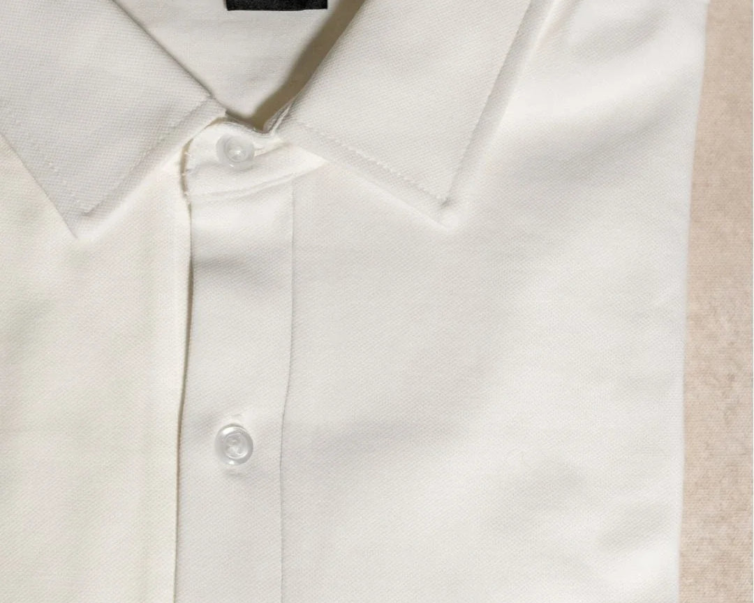 Polo Antimanchas Cuello Rígido Ivory marca DANTE tallaje regular fit foto producto2