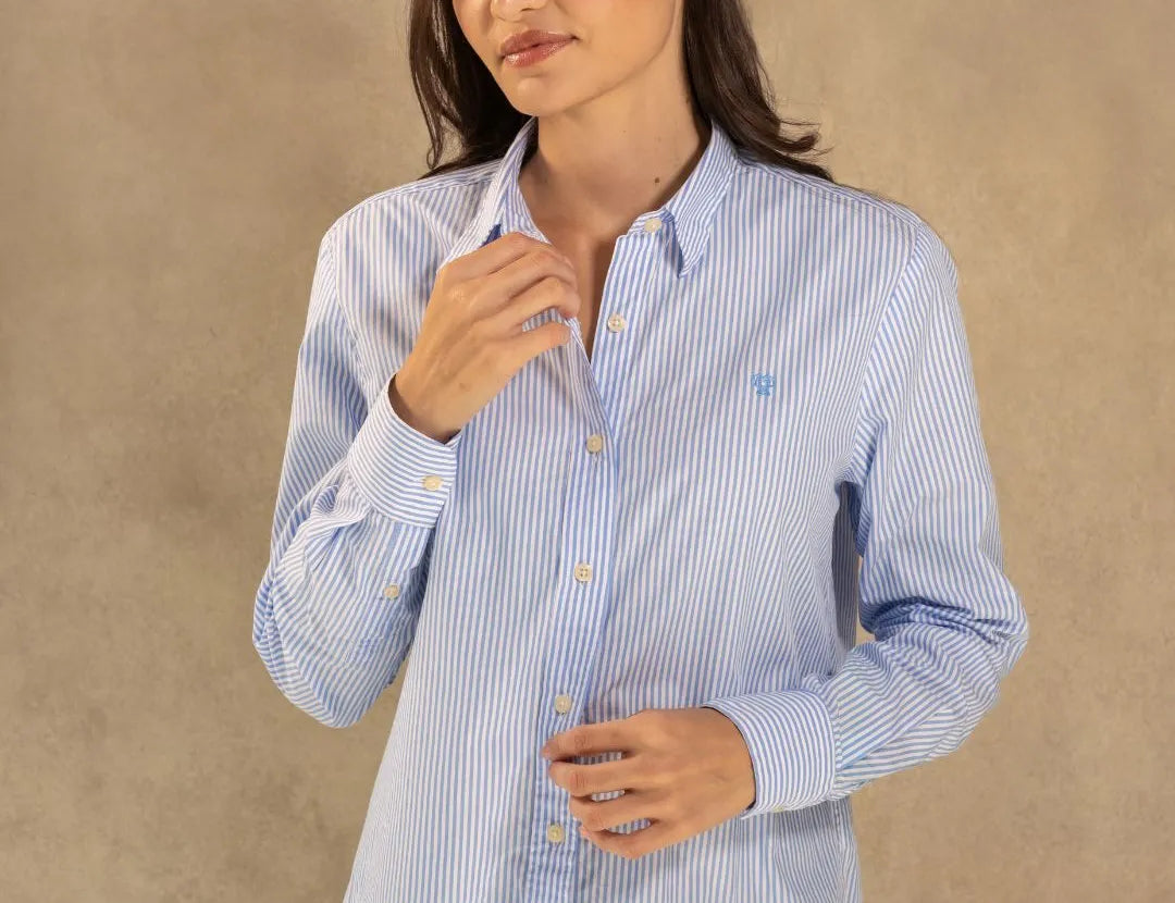 Camisa antimanchas Popelina Rayas yale de mujer marca DANTE tallaje regular fit foto modelo