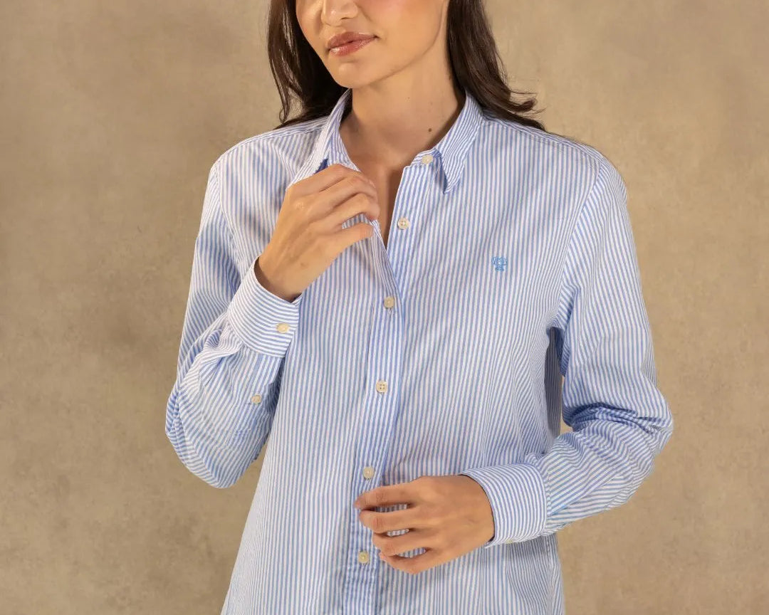 Camisa antimanchas Popelina Rayas yale de mujer marca DANTE tallaje regular fit foto modelo