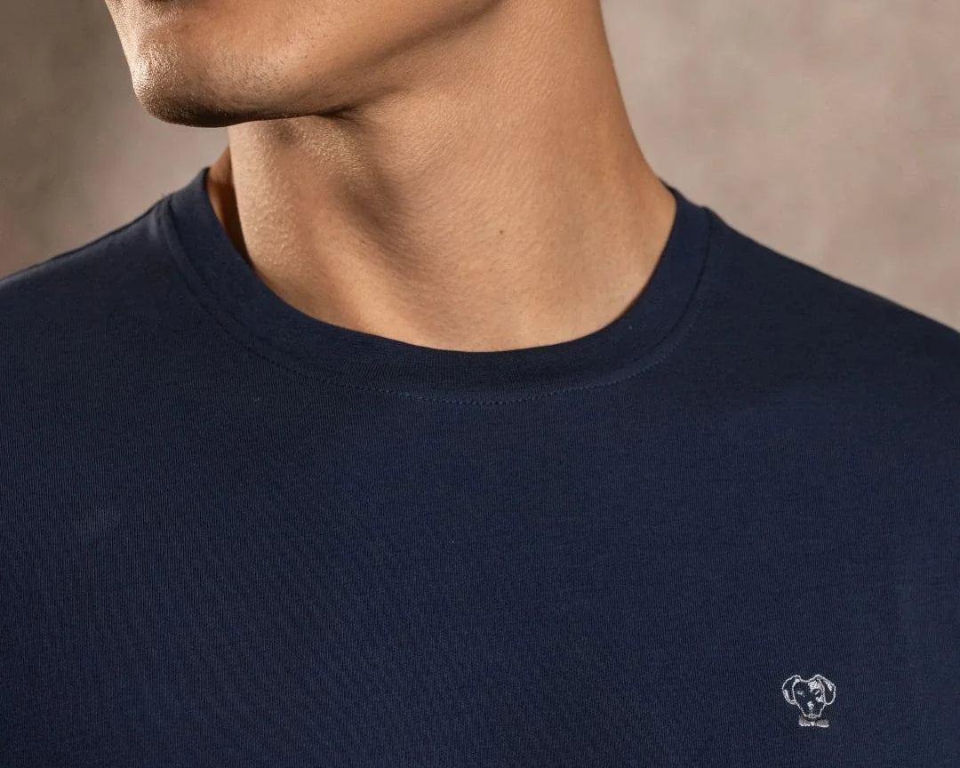 Camiseta antimanchas Dark Blue hombre marca DANTE tallaje regular fit foto close