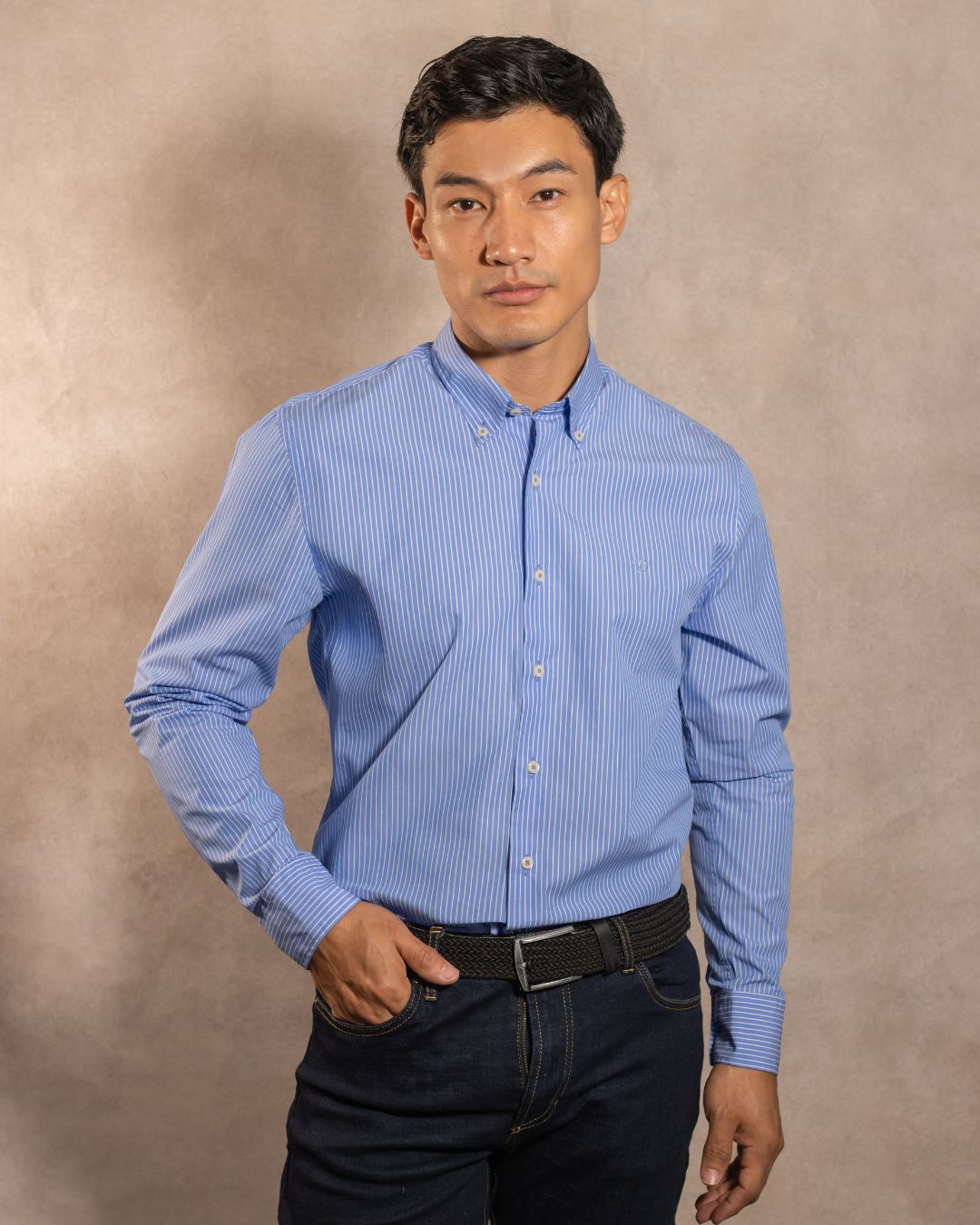 Camisa Antimanchas Popelina Rayas Azul Logo Contraste